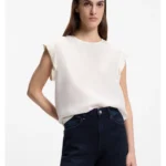 Regular-fit blouse with rear keyhole closure