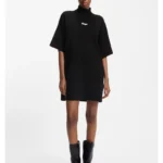 Knitted dress with silicone logo badge