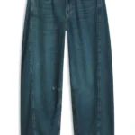 Relaxed-fit jeans with balloon leg and front slits