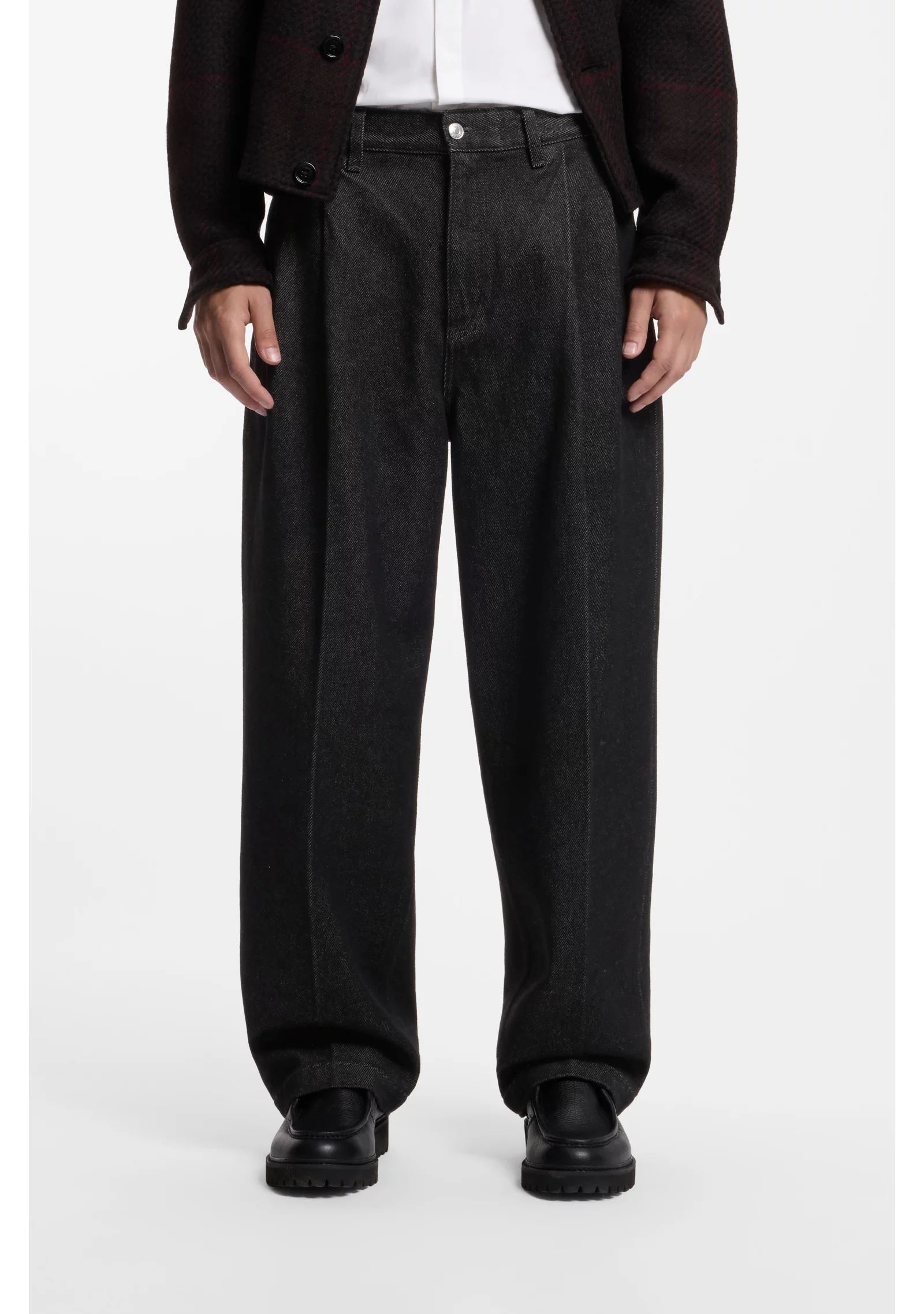 hbeu50568105_001_350 Relaxed-fit jeans in heavyweight black denim - Image 1
