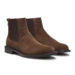 Chelsea boots in suede with embossed logo