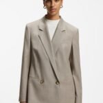 Regular-fit blazer in Italian virgin wool with stretch, Beige